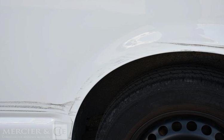 VOLKSWAGEN TRANSPORTER BLANC GD-466-AN