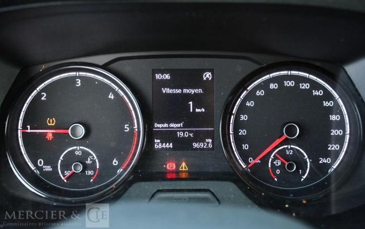 VOLKSWAGEN TRANSPORTER BLANC GD-466-AN