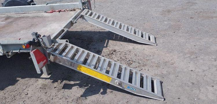 HUBIERE REMORQUE PORTE ENGIN 2 ESSIEUX PTAC 3,5 TONNES  GE-700-AC