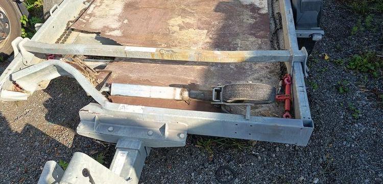 HUBIERE REMORQUE PORTE ENGIN 2 ESSIEUX PTAC 3,5 TONNES  GE-700-AC
