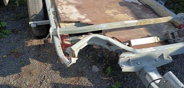 HUBIERE REMORQUE PORTE ENGIN 2 ESSIEUX PTAC 3,5 TONNES  GE-700-AC