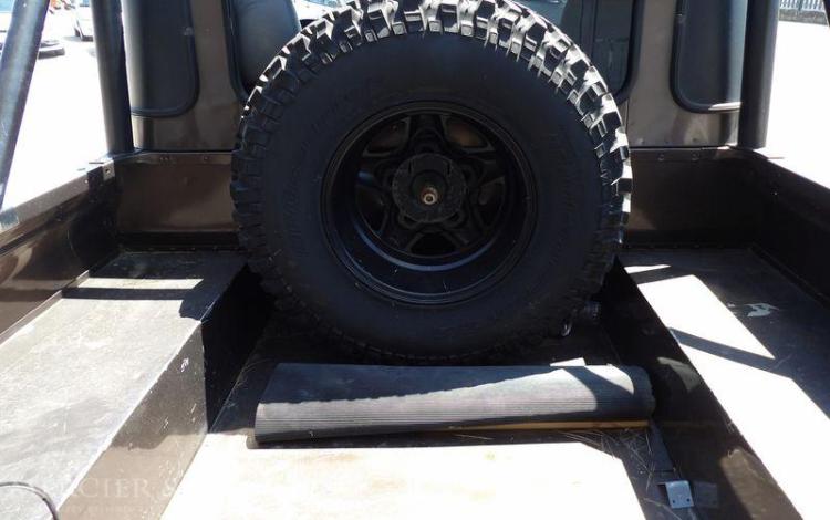 LAND ROVER DEFENDER MARRON GF-288-BX