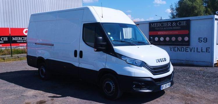 IVECO DAILY 6 FOURGON 35S14 2,3 D 16V 136CV – DIESEL – 77481 KMS – ANNEE 2022 BLANC GF-317-PX