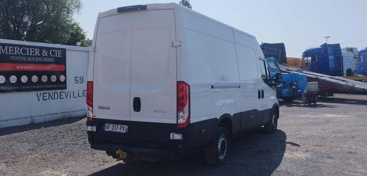 IVECO DAILY 6 FOURGON 35S14 2,3 D 16V 136CV – DIESEL – 77481 KMS – ANNEE 2022 BLANC GF-317-PX