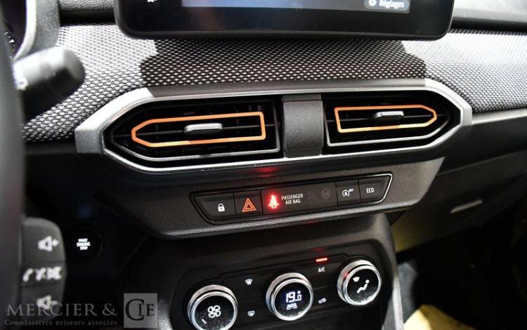 DACIA SANDERO STEPWAY CONFORT TCE 90 GRIS GF-428-AP