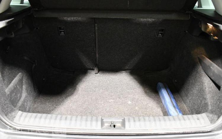 SKODA KAMIQ SCOUTLINE 1,0 TSI 110CH BVM6 GRIS GG-137-YG