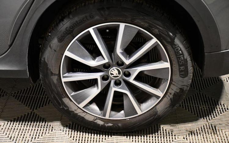 SKODA KAMIQ SCOUTLINE 1,0 TSI 110CH BVM6 GRIS GG-137-YG