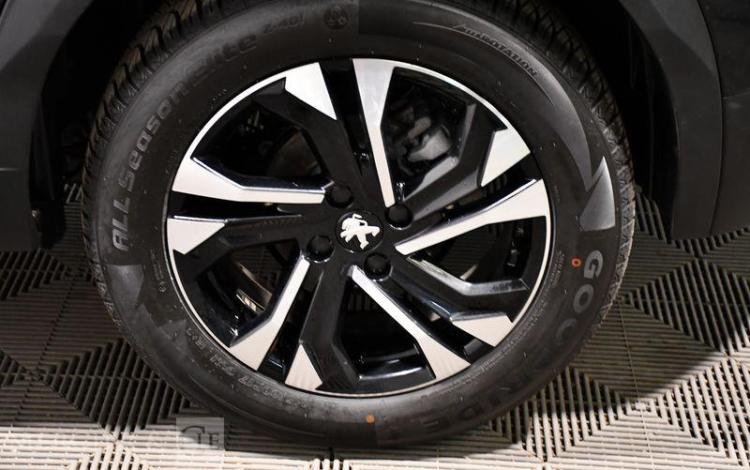 PEUGEOT 2008 ROADTRIP BLUEHDI130 NOIR GG-909-DD