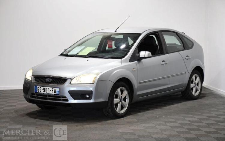 FORD FOCUS 2,0 TDCI 135 CH TITANIUM GRIS GG-961-FA
