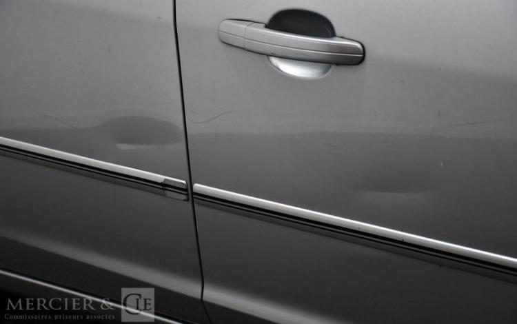 FORD FOCUS 2,0 TDCI 135 CH TITANIUM GRIS GG-961-FA
