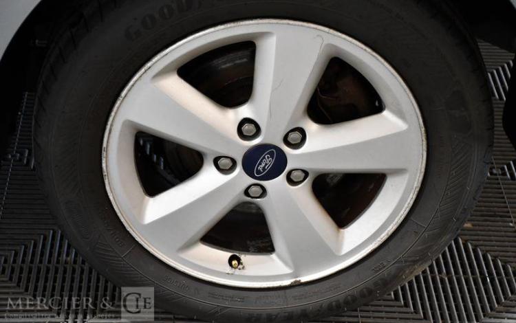 FORD FOCUS 2,0 TDCI 135 CH TITANIUM GRIS GG-961-FA