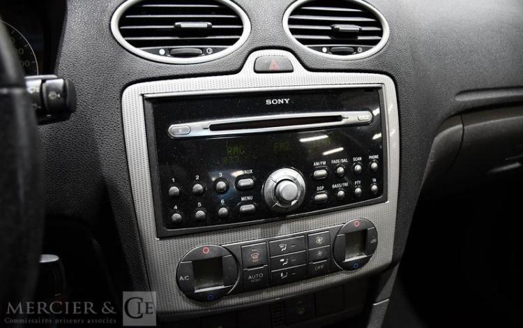 FORD FOCUS 2,0 TDCI 135 CH TITANIUM GRIS GG-961-FA