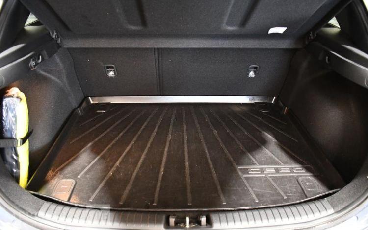 KIA CEED GT LINE GRIS GJ-417-XF