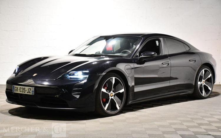 PORSCHE TAYCAN GTS  GK-035-JZ