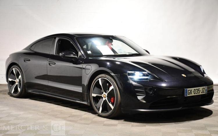PORSCHE TAYCAN GTS  GK-035-JZ