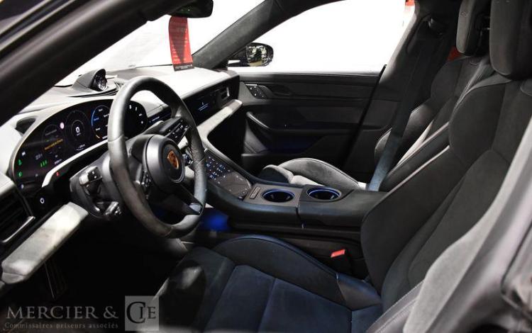 PORSCHE TAYCAN GTS  GK-035-JZ