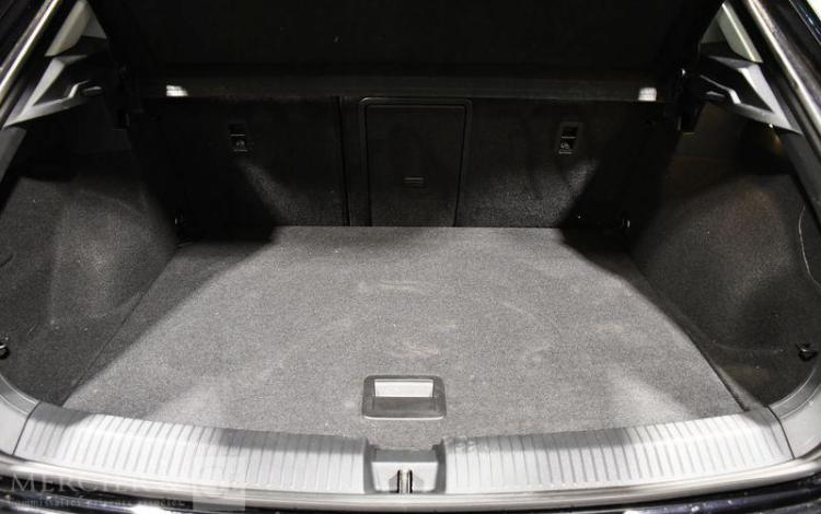 VOLKSWAGEN T-ROC NOIR GK-345-VD