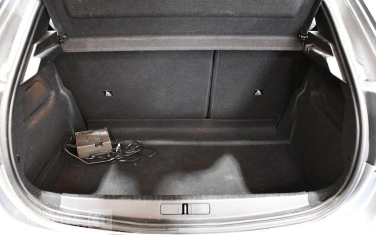 PEUGEOT 208 ACTIVE PACK BLUE HDI 100 GRIS GL-294-BQ