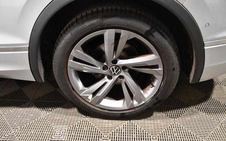 VOLKSWAGEN TIGUAN 1,5 TSI 150CH DSG7 R-LINE GRIS GL-534-FW