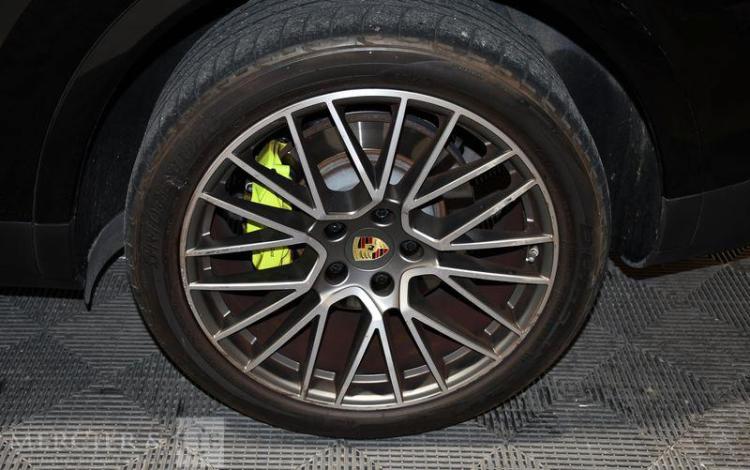 PORSCHE CAYENNE COUPE 3.0 E-HYBRID 462ch PLATINUM EDITION NOIR GL-541-GC