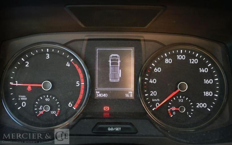 VOLKSWAGEN CRAFTER VAN 35 L3H3 11M3 BLANC GL-774-KY