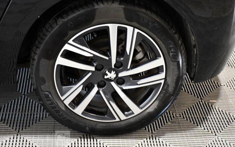 PEUGEOT 208 EX Auto Ecole 1.5 BLUEHDI 100 ALLURE NOIR GL-983-JA