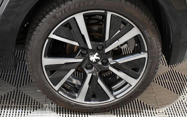 PEUGEOT 208 1,2 PURETECH 130 S&S GT GRIS GM-386-KY
