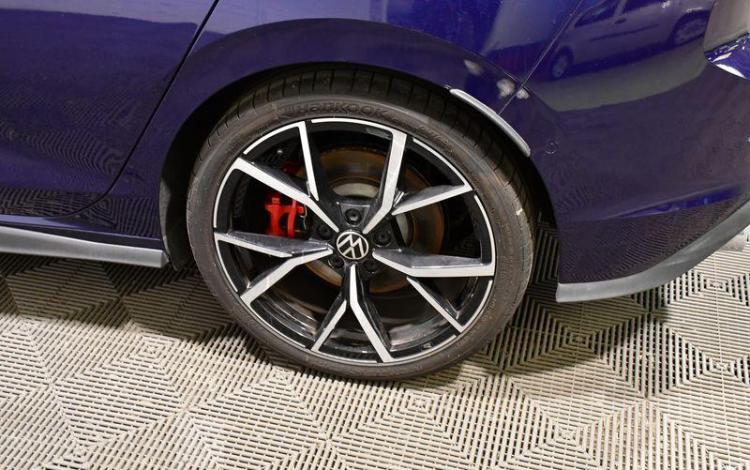 VOLKSWAGEN GOLF VIOLET GN-367-KQ