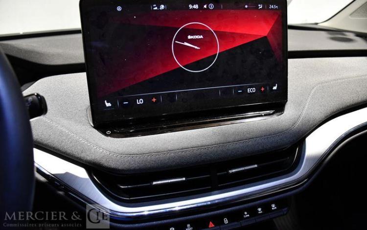 SKODA ENYAQ IV 204ch 82 kWh LOFT GRIS GN-881-CP