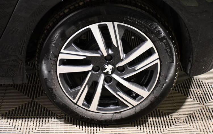 PEUGEOT 208 STYLE PURE TECH 75 S&S NOIR GP-999-XN