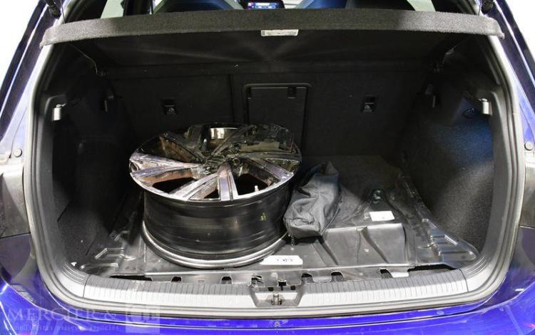 VOLKSWAGEN GOLF HYBRID BLEU GQ-209-SR