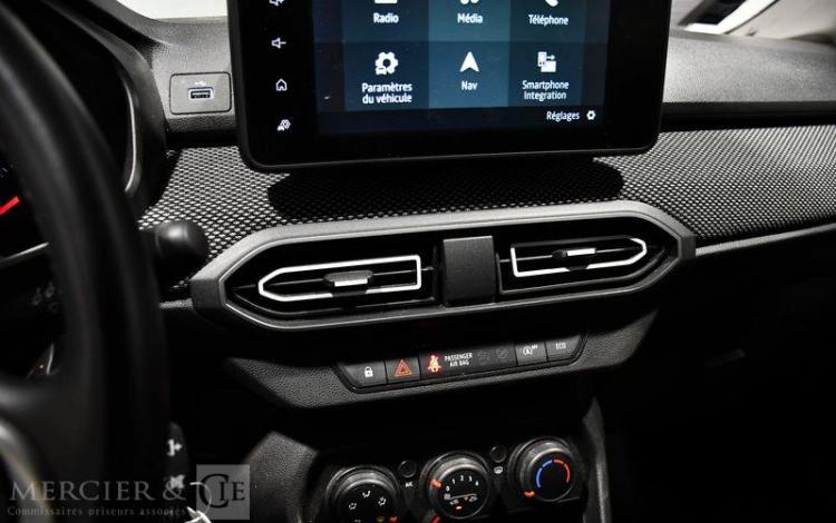 DACIA SANDERO EXPRESSION ECO-G 100  GQ-825-RA