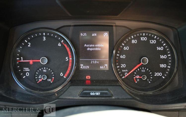 VOLKSWAGEN CRAFTER VAN 35 L3H3 11M3 TRAC 2,0 TDI GRIS GT-882-HT