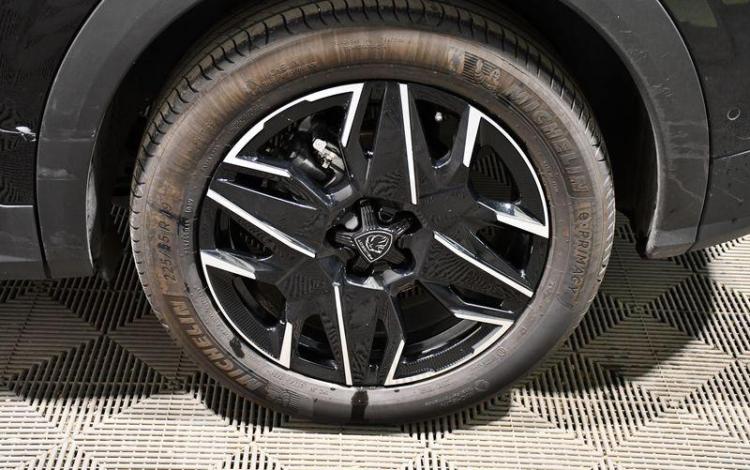 PEUGEOT 3008 GT HYBRID 136 e NOIR GY-042-LS