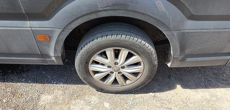 VOLKSWAGEN CRAFTER GRIS GY-384-AX