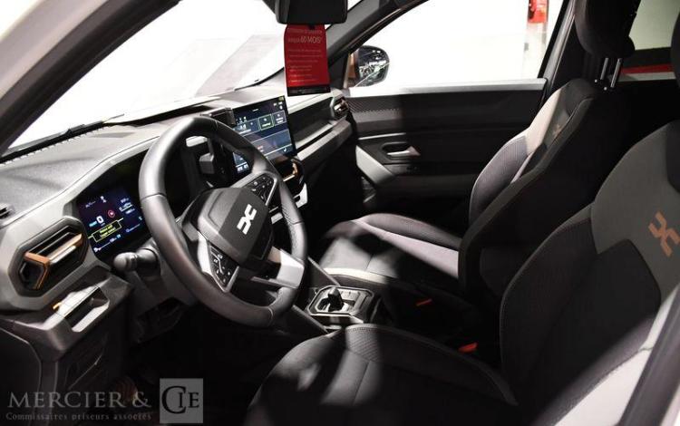 DACIA DUSTER EXTREME HYBRID 140 BLANC GZ-311-DS