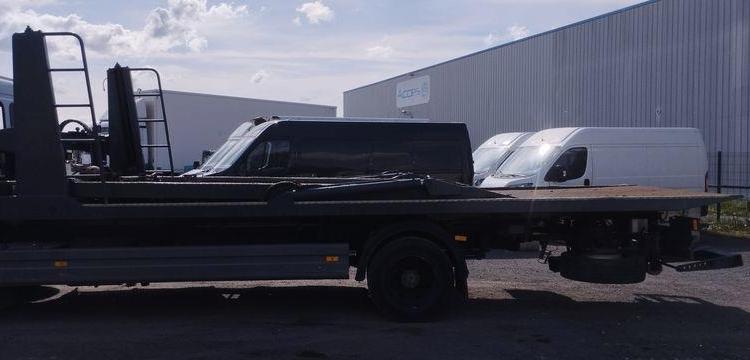 MERCEDES ATEGO PORTE VOITURE AVEC PANIER – DIESEL – PTAC : 12,34 TONNES – 380087 KMS BLANC GZ-644-NH