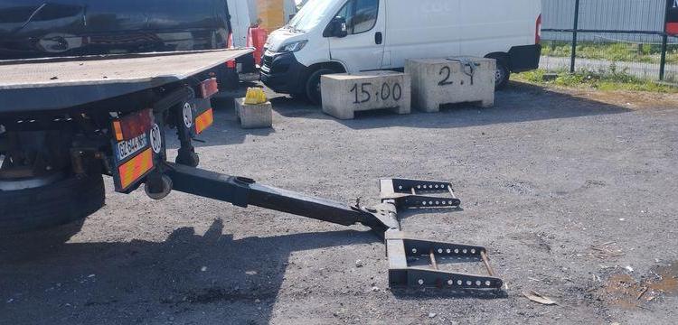 MERCEDES ATEGO PORTE VOITURE AVEC PANIER – DIESEL – PTAC : 12,34 TONNES – 380087 KMS BLANC GZ-644-NH