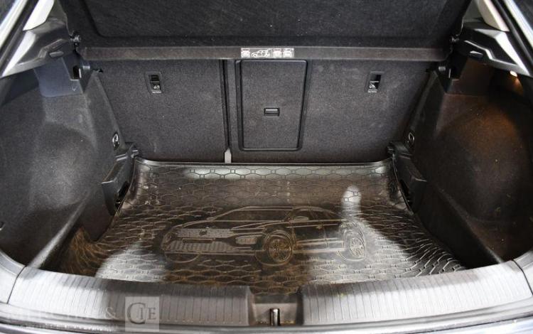 VOLKSWAGEN T-ROC  2,0  TDI 150 CH R-LINE DSG GRIS GZ-858-NH