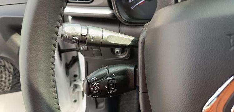 CITROEN C3 1.2 PURETECH 110 SHINE EAT – ESSENCE – 7537 KMS – ANNEE 2022 BLANC PZ2M217