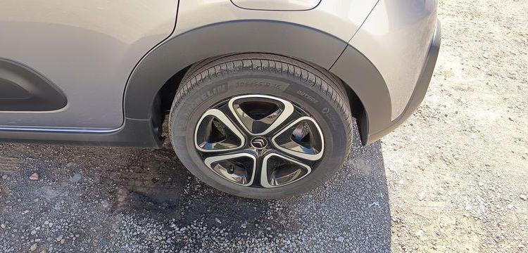 CITROEN C3 1.2 PURETECH 110 SHINE EAT – ESSENCE – 8542 KMS – ANNEE 2022 GRIS PZ2M357