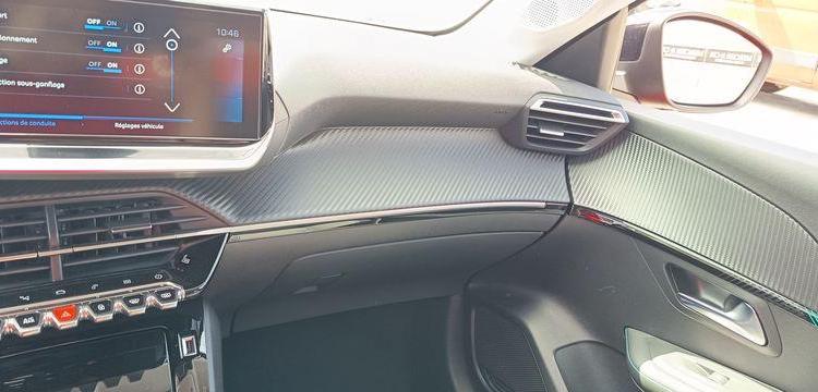 PEUGEOT 208 1,2 PURE TECH – ESSENCE – 16582 KMS ROUGE PZ2M521