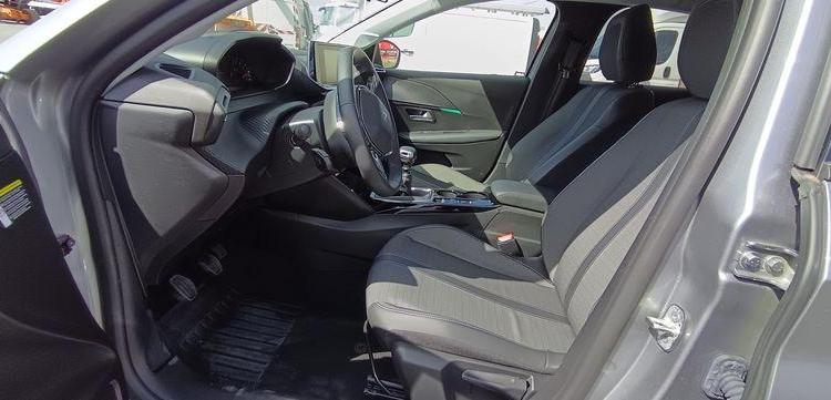 PEUGEOT 208 1.2 PURETECH 100 ALLURE – ESSENCE – 17452 KMS – ANNEE 2022 GRIS PZ2M529