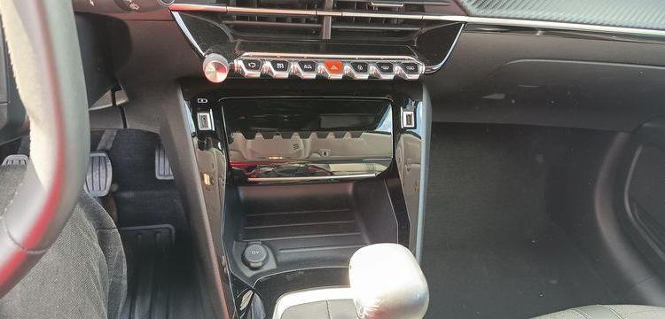 PEUGEOT 208 1.2 PURETECH 100 ALLURE – ESSENCE – 17452 KMS – ANNEE 2022 GRIS PZ2M529