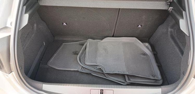 PEUGEOT 208 1.2 PURETECH 100 ALLURE – ESSENCE – 17452 KMS – ANNEE 2022 GRIS PZ2M529
