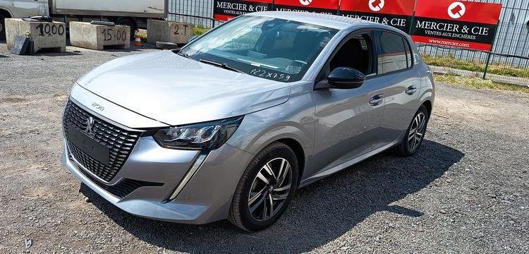 PEUGEOT 208 1.2 PURETECH 100 ALLURE – ESSENCE – 11149 KMS – ANNEE 2023 GRIS PZ2X759