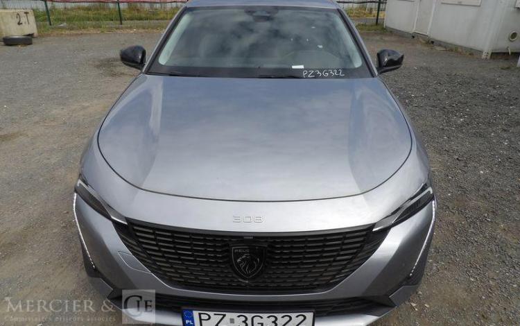 PEUGEOT 308 1.2 PURETECH 130 ALLURE PACK – ESSENCE – 10419 KMS – ANNEE 2023 GRIS PZ3G322