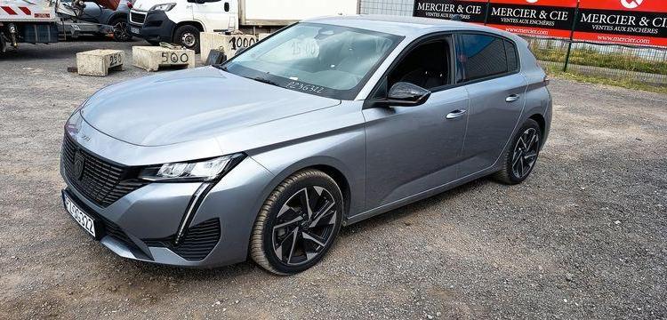 PEUGEOT 308 1.2 PURETECH 130 ALLURE PACK – ESSENCE – 10419 KMS – ANNEE 2023 GRIS PZ3G322