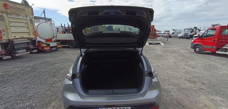 PEUGEOT 308 1.2 PURETECH 130 ALLURE PACK – ESSENCE – 10419 KMS – ANNEE 2023 GRIS PZ3G322