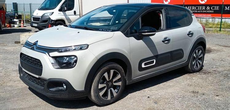 CITROEN C3 1.2 PURETECH 110 SHINE EAT – ESSENCE – 14650 KMS – ANNEE 2023 BEIGE PZ3G348